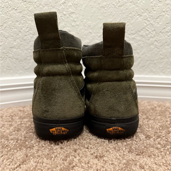 Vans - Picture 3 of 4